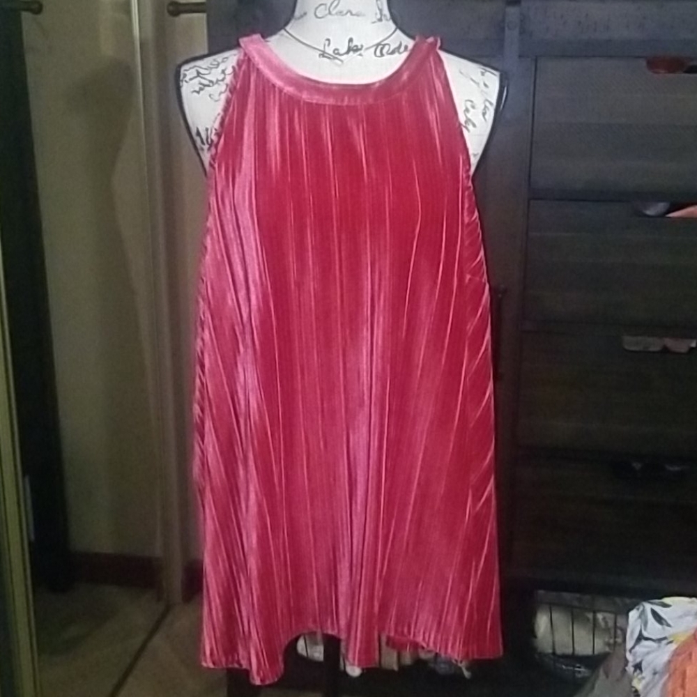 ❤TORRID Red velvet halter top